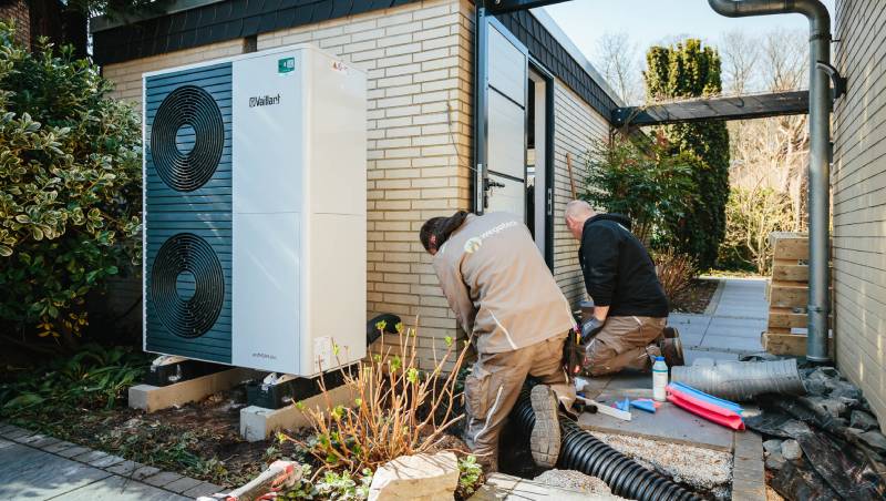 Installation einer Wärmepumpe im Altbau durch Handwerker von Wegatech