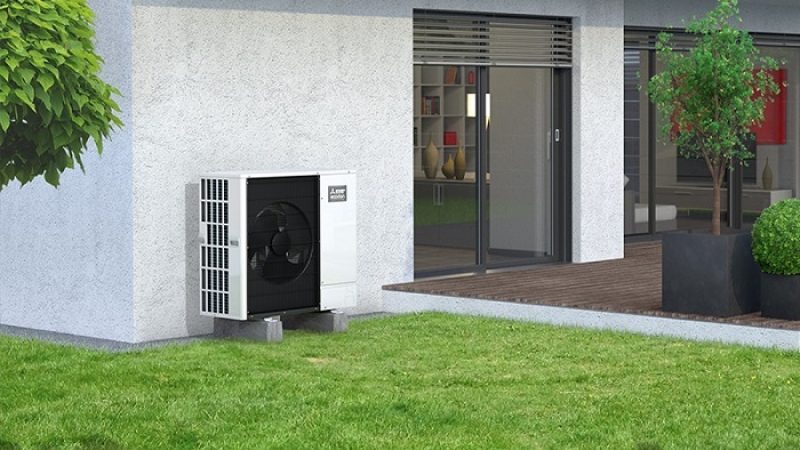 Ecodan-Waermepumpe_Mitsubishi Mitsubishi Wärmepumpe außen Hauswand