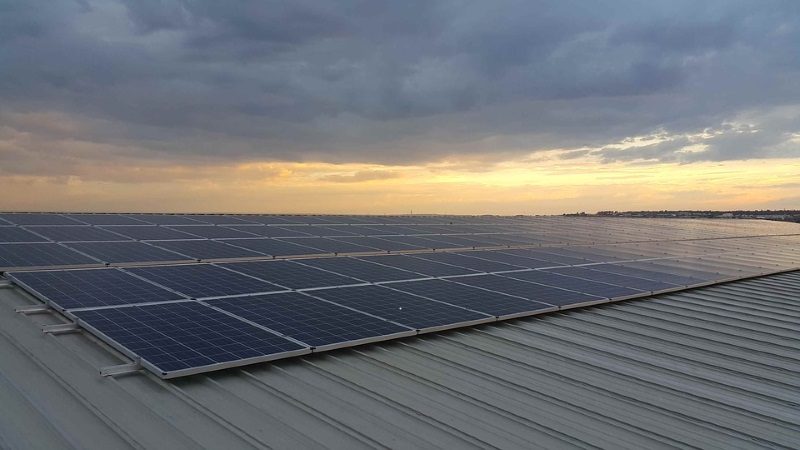photovoltaikanlage_sonnenuntergang Photovoltaik Blechdach