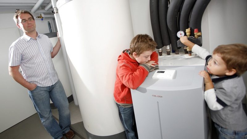 So funktioniert eine Wärmepumpe Wärmepumpe Inneneinheit Keller